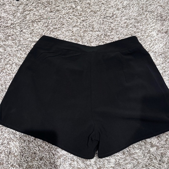 Embroidery Short - Picture 2 of 3